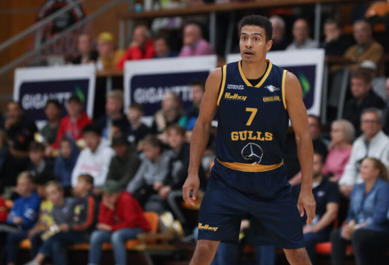 Helsinki Seagulls esitteli monipuolisuuttaan Shawn Huffin johdolla, Kobrat kukisti KTP:n