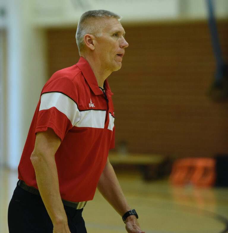 Jukka Lindbergistä Ura Basketin minikorisvastaava