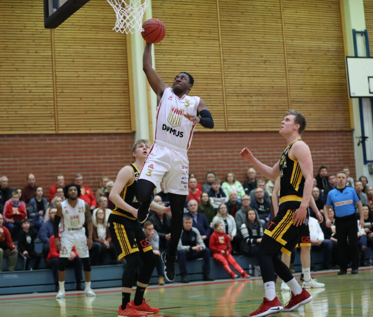Avery Woodson korvaa loukkaantuneen Okko Järven Korisliigan tähdistöjoukkueessa