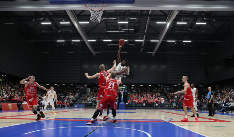 Vilpas ilotulitti Turussa 104 pistettä – Pyrintö kaatoi kotonaan Karhu Basketin