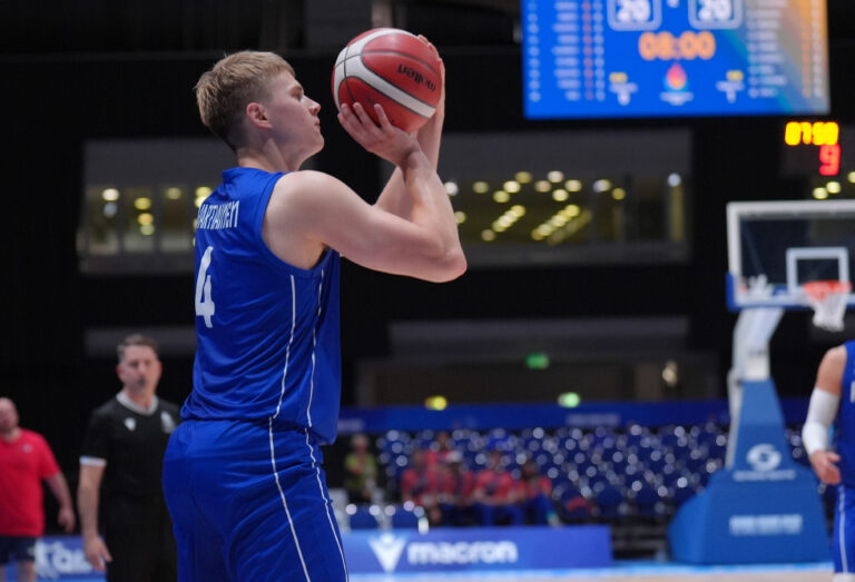 Viljami Vartiainen, Eemeli Yalaho ja Okku Federiko heiluttivat sukkaa NCAA:ssa