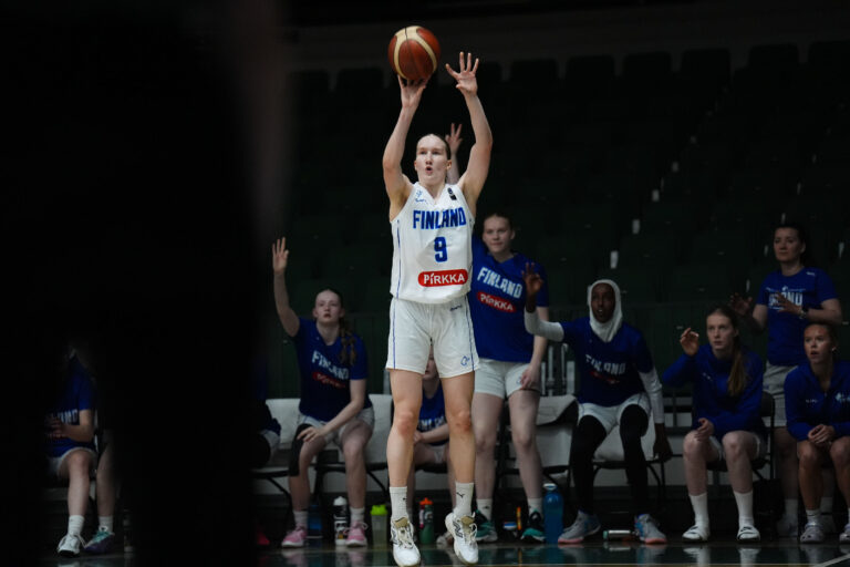 Suomen 18-vuotiaat tytöt voittivat Viron