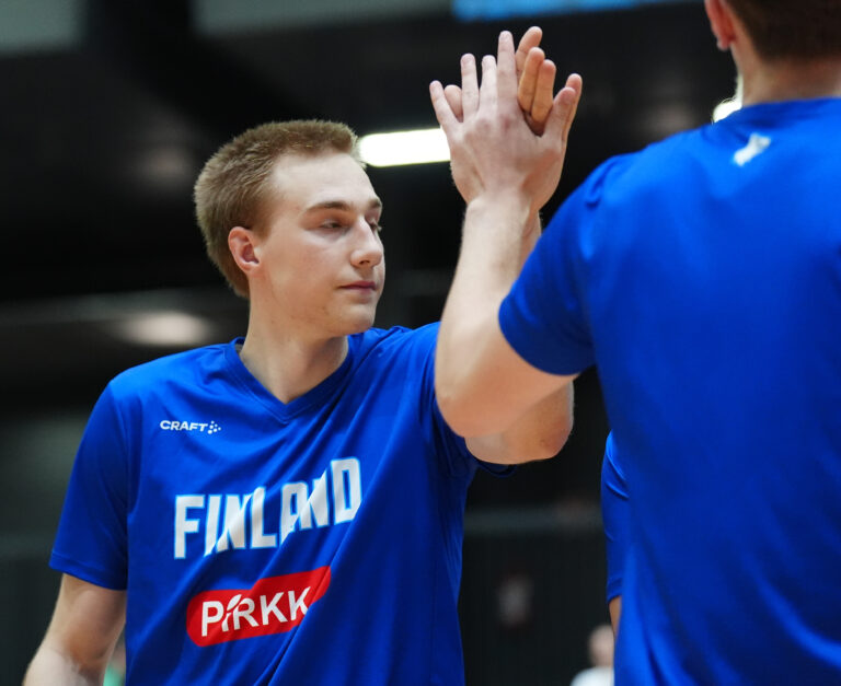 Olavi Suutela murtautunut Oregon Staten viisikkoon – Eemeli Yalaholle tupla-tupla NCAA:ssa