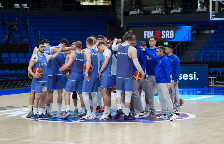 Susijengi ja Serbia vahvistivat kokoonpanonsa perjantain otteluun, Aalto tekee maaotteludebyyttinsä