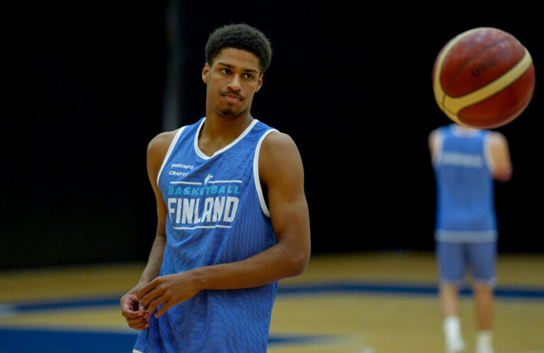Aaron Ekwere: ”Coach vihjasi, että kutsua voisi olla tulossa”