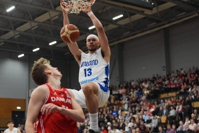 Susijengi väsytti Tanskan päätösjaksolla, nousi kirivoittoon EM-karsintahuipennuksessa