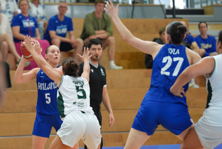 Naisten universiadijoukkue kävi lähellä voittoa, mutta Portugali piti päänsä