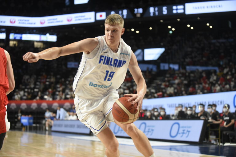 Elias Valtonen debytoi Espanjan liigassa