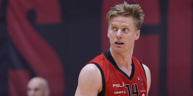 Korisliiga-ennakko: Bisons Loimaan Vesa Heinonen johtaa kentällä esimerkillään ja rentoutuu vapaa-ajalla lavatansseissa – ”Tämä toinen intohimo aiheuttaa usein pientä naurua joukkuekavereissa”