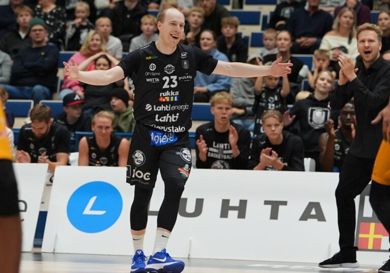 Topias Kuukkasen kolmonen ratkaisi otteluvoiton Lahdelle – sarjanousija kiinni pudotuspelipaikassa