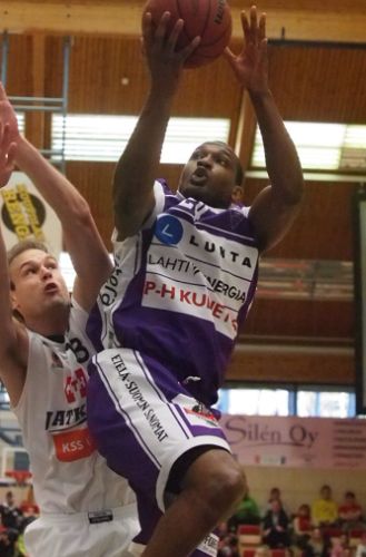 Lahti ja Karhu tasoittivat puolivälieräsarjat