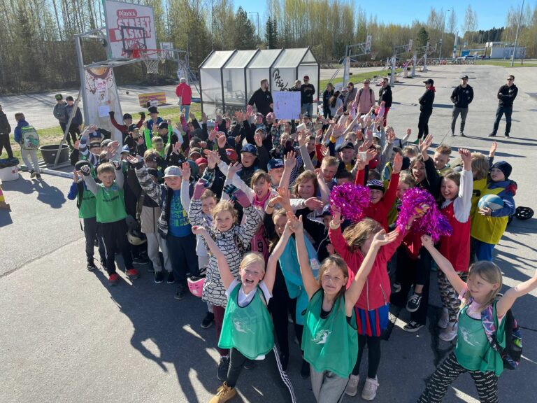 Pirkka Street Basket liikutti lapsia Riihimäellä