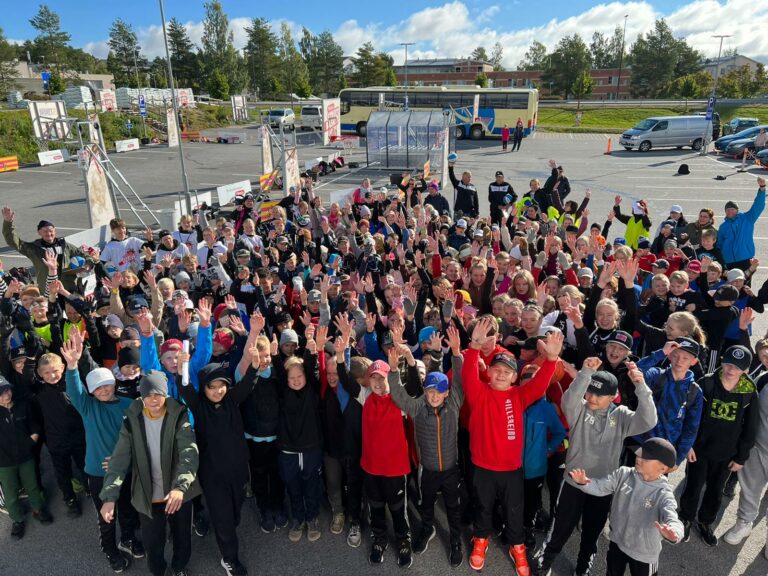 ”Eihän näitä lapsia saa pois täältä!” – Pirkka Street Basket villitsi Laukaassa
