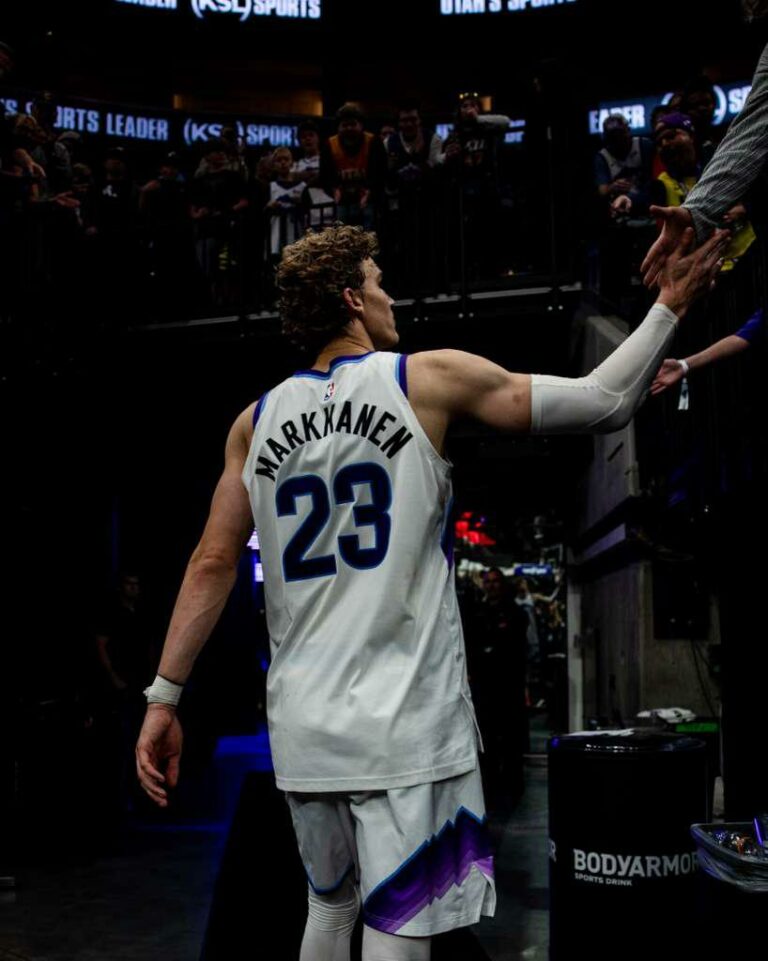 Jazzille loppuhetkien voitto Miamista – Markkanen 17 pistettä, 8 levypalloa