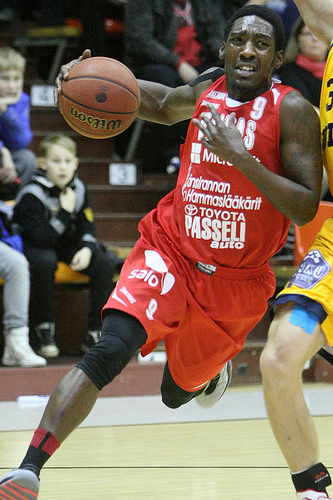 Vilpas isännöi KTP Basketia YLE TV2:n ottelussa