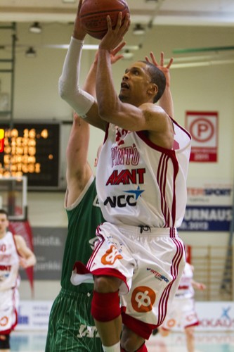 Damon Williams ja Jesse Niemi jatkavat Pyrinnössä