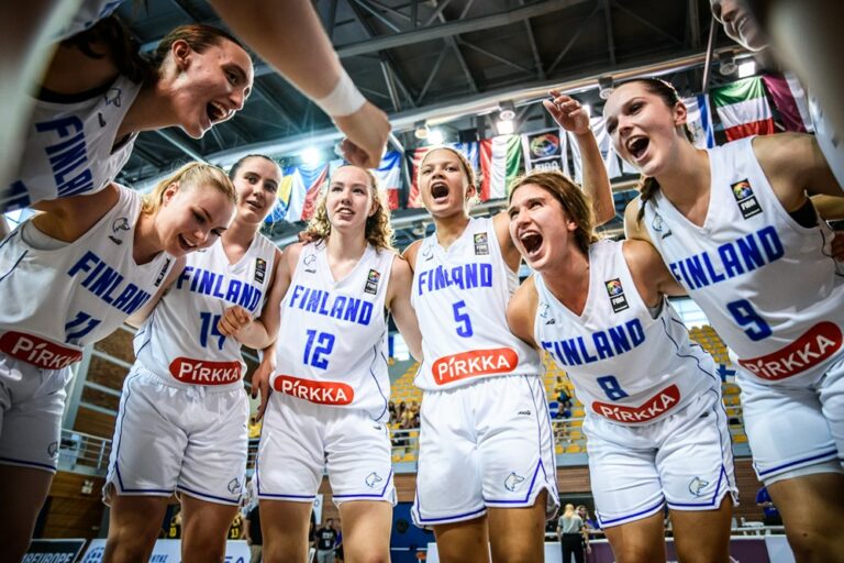 Suomen 18-vuotiaat tytöt karistivat Ruotsin kintereiltään EM-kisojen alkulohkon kolmannessa ottelussa