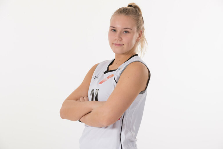 Yasmine Blomfelt siirtyy Kouvottariin yksivuotisella sopimuksella