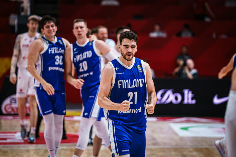 Susijengin normipäivä! Puola kaatui takamatkalta, Susijengi olympiakarsintojen semifinaaliin