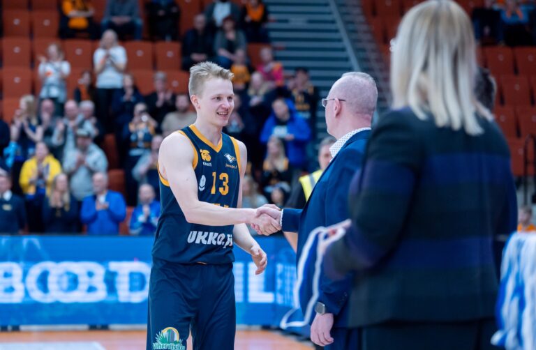 Korisliiga-mestari ja Vuoden pelaaja Lassi Nikkarinen palaa Seagullsiin