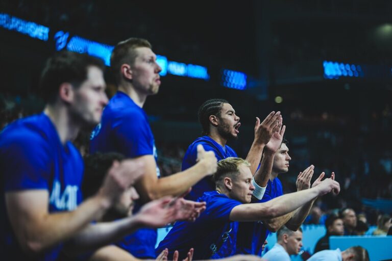 Susijengi kohti keskikesän huipennusta 24 pelaajan vahvuisena
