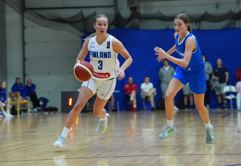 Suomen 18-vuotiaat tytöt jatkoivat voittokulkuaan PM-turnauksessa – Tanska kaatui selvin numeroin