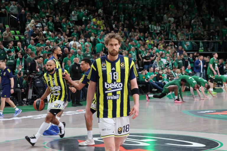Mikael Jantunen päätti kautensa Turkin mestaruusjuhliin