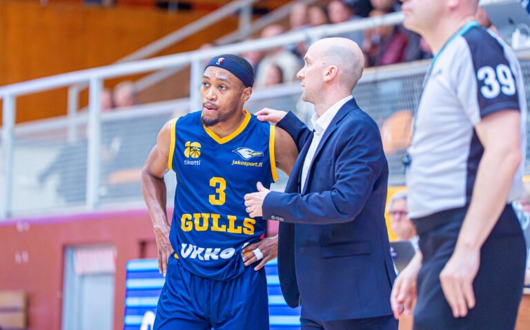 Korisliiga-välierät käynnistyivät: Seagulls avasi kotivoitolla