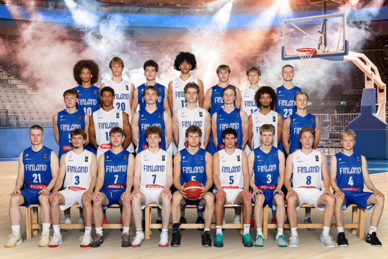 Suomen 18-vuotiaat pojat sai arvokasta oppia A-divisioonan huippumaata vastaan