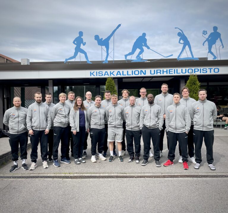 HKVT-kurssilta valmistui 18 valmentajaa, Leevi Valtanen priimukseksi