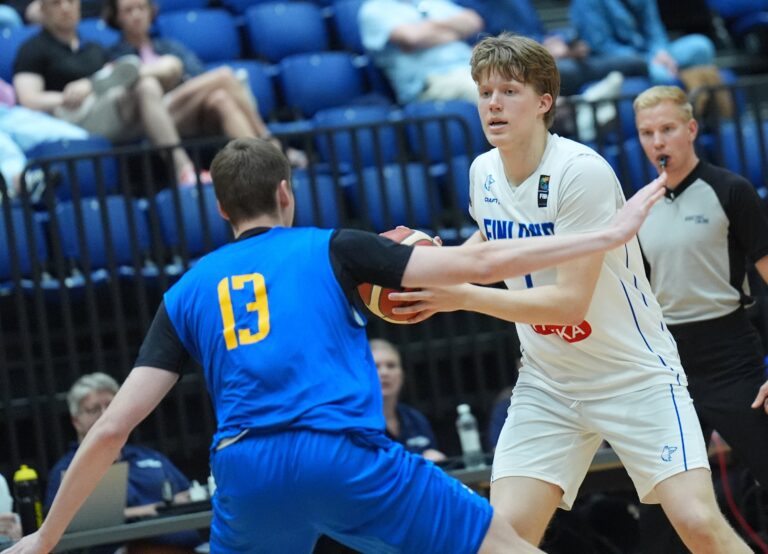 Jonas Kaivos Lahti Basketballin takakentälle