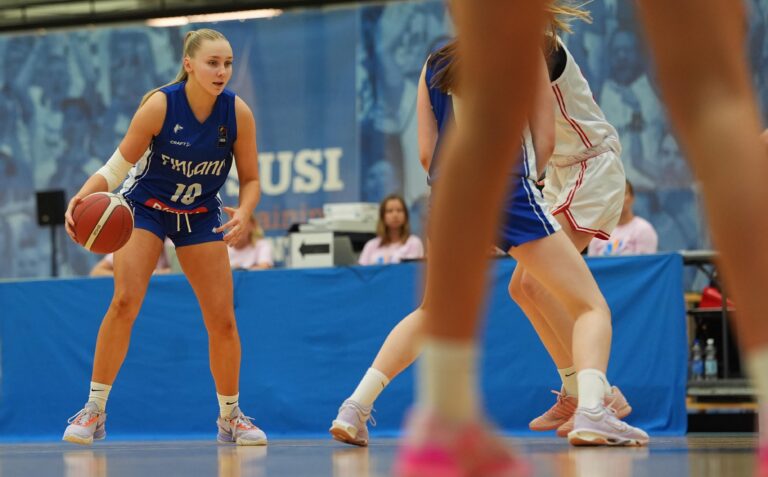 Suomen 16-vuotiaat tytöt aloittivat PM-turnauksen voitolla – pojille tappio Tanskaa vastaan