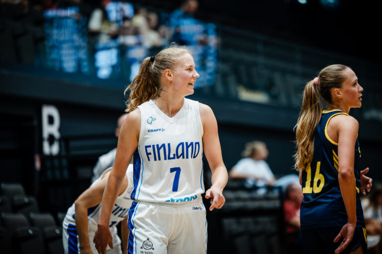 Elina Koskimiehelle 50. maaottelua täyteen