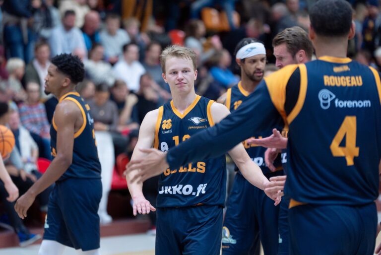 Suomen Cup: Seagulls nousi kotivoittoon vahvasti pelanneen Lahden ohi