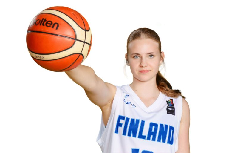 EBT naisten uusin tulokas: Olivia Tammilehto