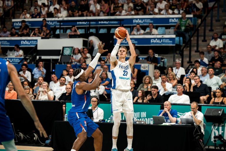 Markkanen säkitti 28 pistettä, mutta Doncicin johdattama Lakers vei voiton