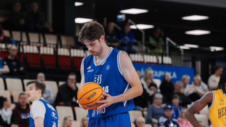 Kipinä Basketin pääsarjataipaleelle voitokas alku – KTP, Honka ja Kataja jatkavat puhtaalla pelillä